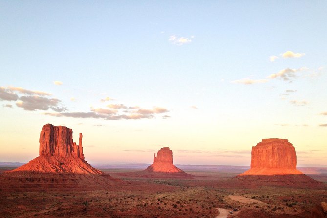 1.5 Hour Tour of Monument Valley's Loop Drive - Why a guided Loop Drive makes Monument Valley easier