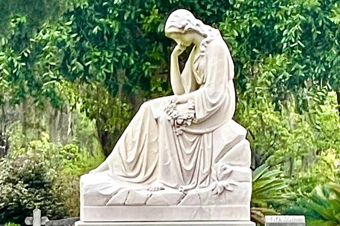 1-Hour Bonaventure Cemetery Golf Cart Guided Tour in Savannah - Should you book this Bonaventure golf cart tour?