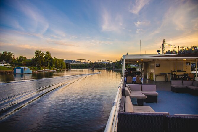 2.5-hour Dinner Cruise on Willamette River - The itinerary from Hawthorne to Burnside: Portland’s bridge power