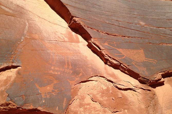 2.5 Hours of Monument Valley's Backcountry 4×4 Tour - The 2.5-hour backcountry ride you will feel in your bones