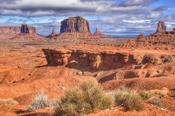 2.5 Hours of Monument Valley's Backcountry 4×4 Tour - John Ford’s Point and the film-famous sweep of Monument Valley