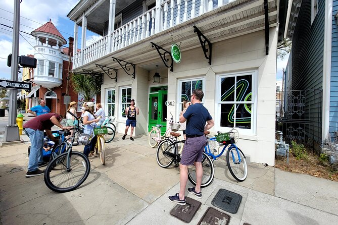 2-Hour Explore Savannah Bike Tour - Johnson Square and the city plan story