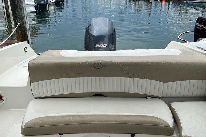 24 Ft Miami Bay: Private Boat, Gas Included , 6 people, Captained - Captain-Controlled Safety, Your Control of the Day