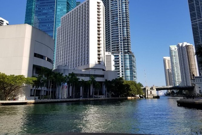 24 Ft Miami Bay: Private Boat, Gas Included , 6 people, Captained - Limits to Know Before You Show Up: No Fishing, No Towing Sports, No Onboard Restroom