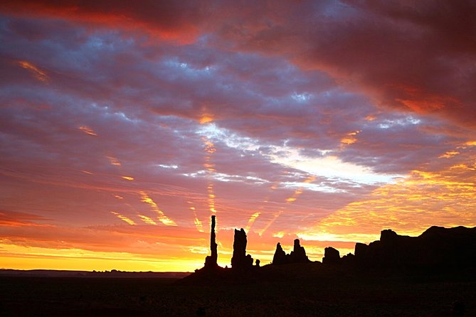 3.0 Hours of Monument Valley's Sunrise or Sunset 4×4 Tour - Meeting at The View Hotel, and What the Ride Feels Like
