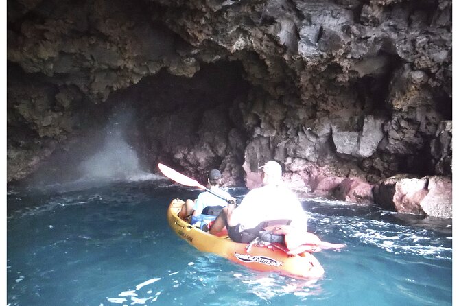 3.5 Hour Kailua-Kona Ocean Kayak and Snorkel Tour - Paddling past sea caves, blowholes, and dolphin country