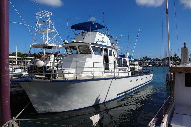 3-Hour Honolulu Bottom Fishing Adventure - Gear, Tangles, and That One Thing to Be Aware Of