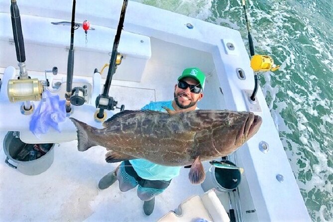 4-Hour Day or Night-Time Reef Bottom Fishing Charter in Fort Lauderdale - Crew Help in Real Life: Mates, Baiting, and Keeping Lines Untangled