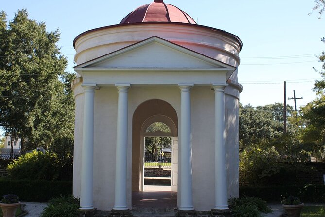 90-Minute Charleston City Sightseeing Bus Tour - Rainbow Row and Colonial Lake: The Visual Anchors You’ll Remember