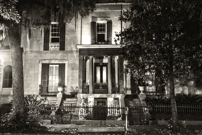 90 minute Original Haunted Savannah Tour | 8pm - The Guides Matter: Brenna, Ron, and Laura’s Storytelling Style