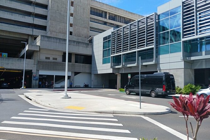 Airport Shuttle - HNL Airport to Waikiki - Meeting the Driver: What You Should Expect at the Airport