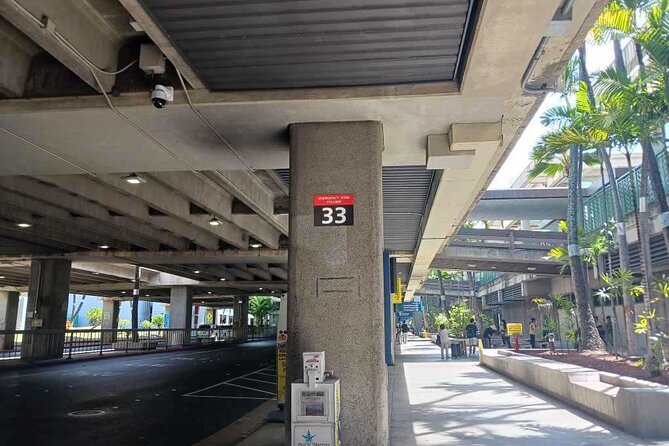 Airport Shuttle - HNL Airport to Waikiki - Price and Value: When $21.99 Makes Sense