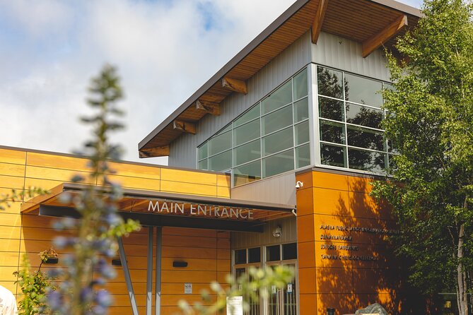 Alaskan Heritage & Sightseeing Tour - Guides turn a checklist into a story