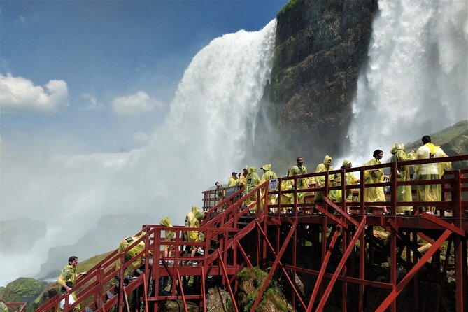 American Side Express, Boat & Cave Tour-Pickup/Dropoff Included - Cave of the Winds: wooden walkways and the close-up effect