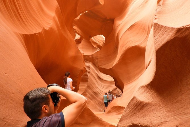 Antelope Canyon and Horseshoe Bend Small Group Tour from Vegas - Horseshoe Bend: the 1-mile dirt trail and the big drop