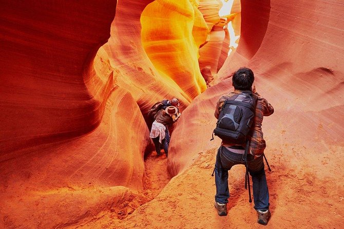 Antelope Canyon and Horseshoe Bend Small Group Tour from Vegas - Photos in the slots: how to get good shots without fussing
