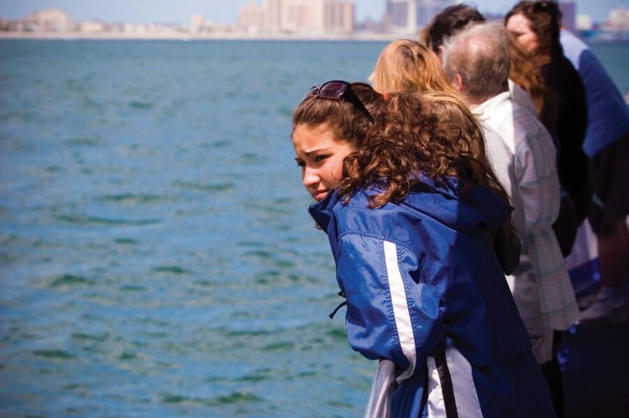 Atlantic City: Dolphin Watching Ocean Cruise Adventure - Boarding and the first scan: the dolphin hunt starts immediately