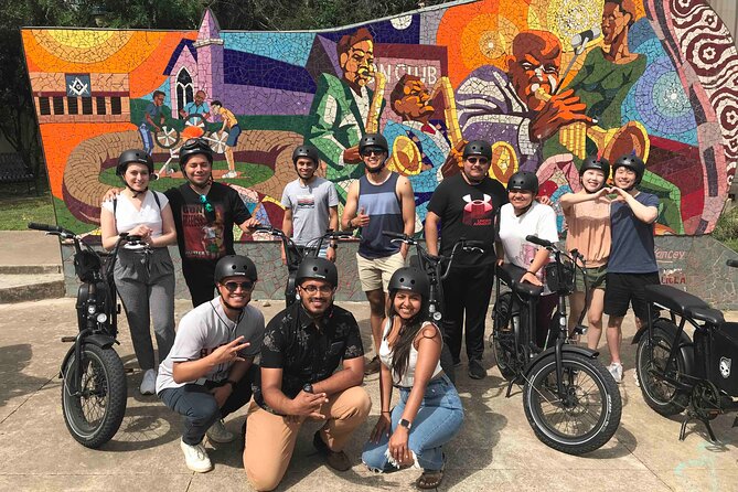 Austin Biker Gang E-Bike Tour - Driskill Hotel and Treaty Oak: old Austin atmosphere in small doses