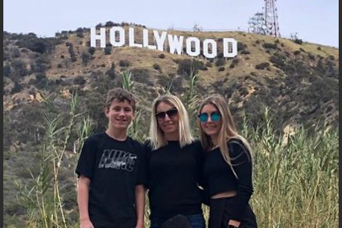 Authentic 3-Hour Hollywood to Beverly Hills Tour - A fast Universal City overlook stop for valley views