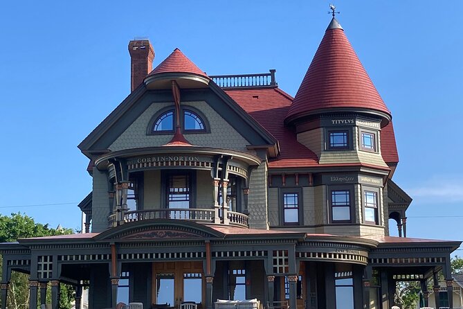 Best of Martha's Vineyard 3 hour Full-Island Tour - Whaling captains, Edgartown harbor lights, and the island’s other side
