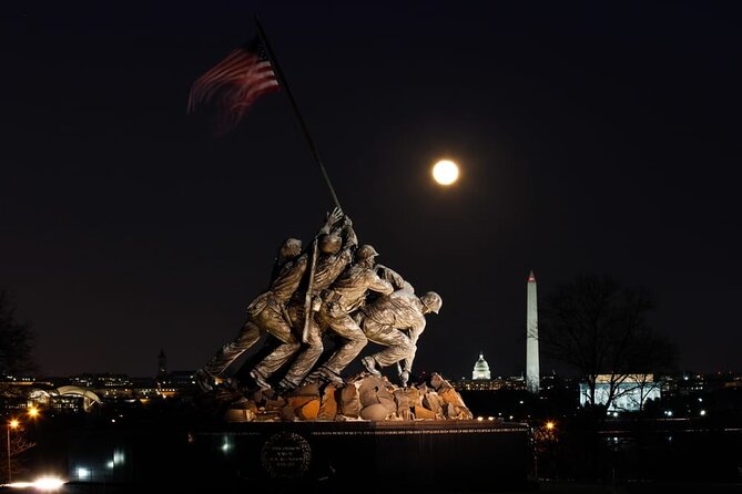 Big Bus DC: Monuments & Memorials Night Tour by Open-top Bus - Audio commentary: great when it syncs, frustrating when it does not