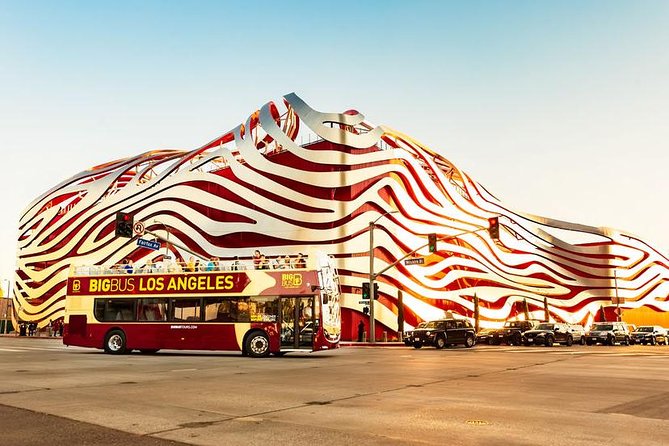 Big Bus Los Angeles: Hop-on Hop-off Sightseeing Tour - Audio commentary: earbuds, 3 languages, and the sound-location issue