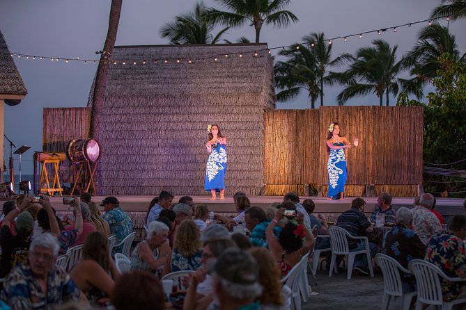 Big Island: Island Breeze Luau - The 22-Dish Buffet and Open Standard Bar (What It Means for Value)