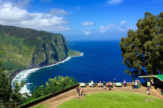 Big Island Waterfalls Tour with Swimming and Botanical Garden - Hotel Pickup in Kona and Kohala, Plus Parker Ranch and Waipio Valley Lookout