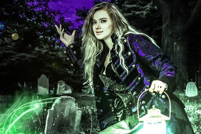 Black Cat Ghostly Night Tour in Salem - Why This Salem Ghost Tour Works So Well on a Busy Night