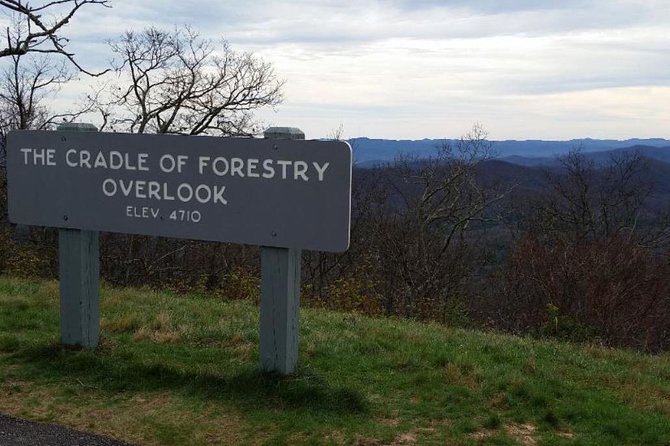 Blue Ridge Parkway Waterfalls Hiking Tour from Asheville - Stop 1 on the Blue Ridge Parkway: scenic drive time and winter reality