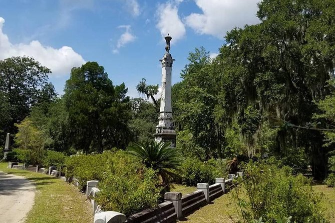 Bonaventure Cemetery Scenic History Art Symbols and Film Tour - Reading Victorian Art Symbols, Statues, and Burial Traditions