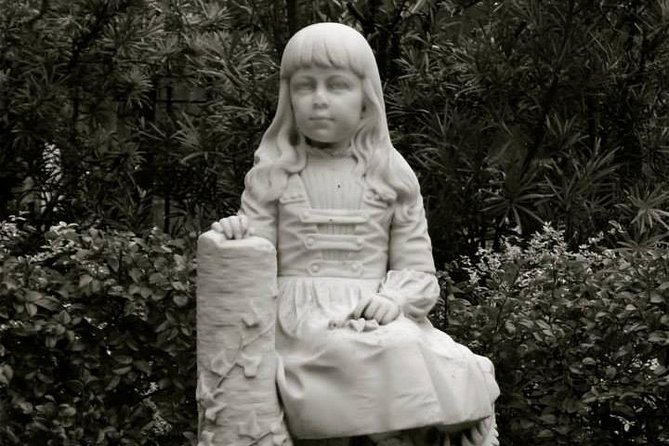 Bonaventure Cemetery Scenic History Art Symbols and Film Tour - Pace, Footwear, and Weather Reality in Savannah