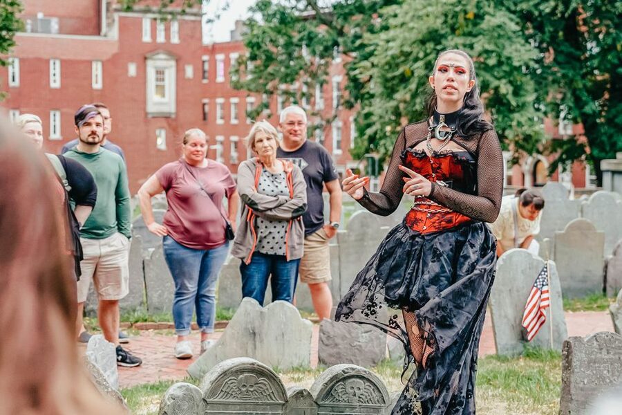Boston: 1.5-Hour Ghosts and Gravestones Tour - Entering the Mood: The 17th-Century Gravedigger Guide