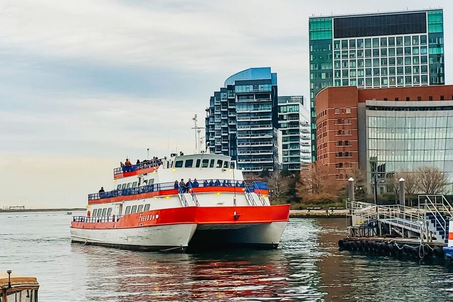 Boston: Boston Harbor Sunset Cruise - Comfort, Weather, and the Onboard Bar and Snacks