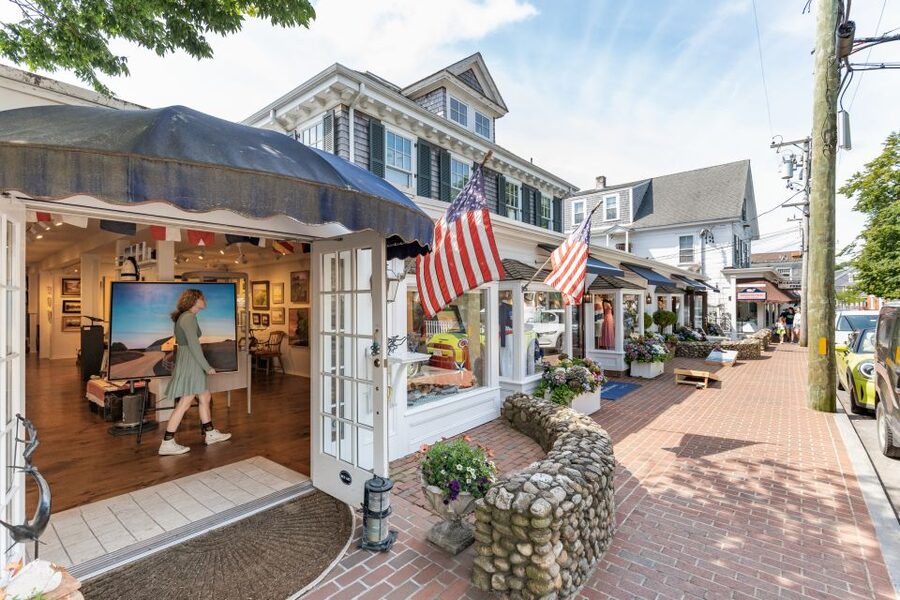 Boston: Martha's Vineyard Day Trip with Optional Island Tour - Optional 3-Hour Island Tour vs. Going Your Own Way