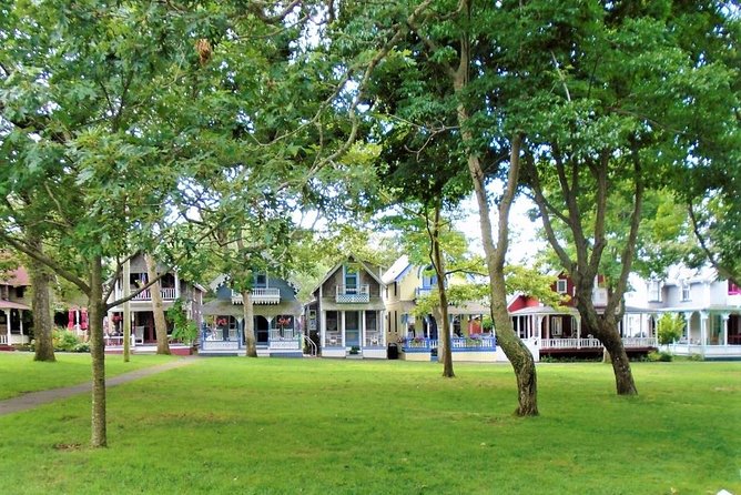 Boston to Martha's Vineyard Day Trip with Optional Island Tour - Optional 3-Hour Island Tour: Aquinnah, Edgartown, and the Town Loop