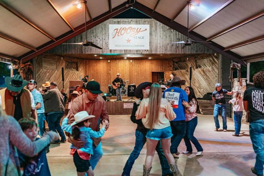 Bulverde: Saturday Night Rodeo General Admission Ticket - Entering Tejas Rodeo: Grounds, Vendors, and Texas BBQ