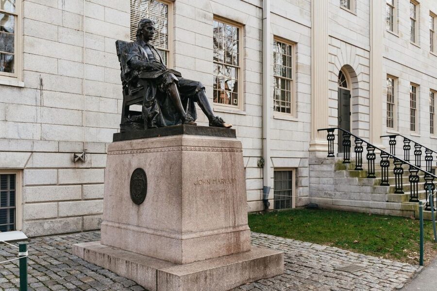 Cambridge: Harvard University Student-Guided Walking Tour - Harvard at student pace, not tour-bus speed