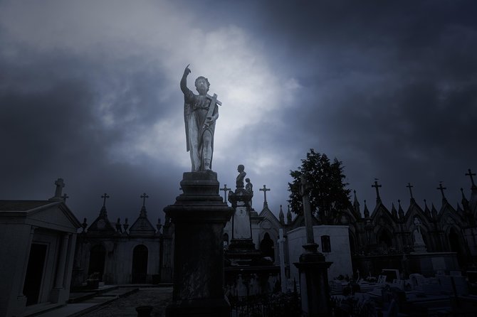 Cemetery and Ghost BYOB Bus Tour in New Orleans - Masonic Temple Cemetery #2: the unusual above-ground world