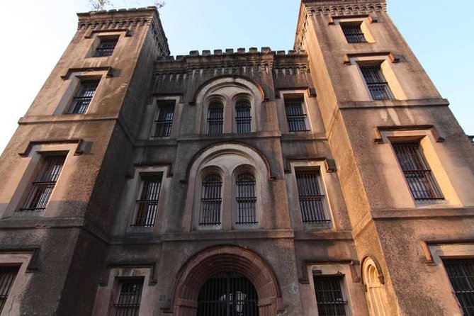 Charleston Haunted Jail Night-Time Walking Tour with Admission to Old City Jail - Tips for planning your Charleston night around this tour