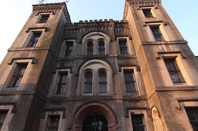 Charleston Haunted Jail Night-Time Walking Tour with Admission to Old City Jail - Who should book this haunted jail walk, and who should skip it?