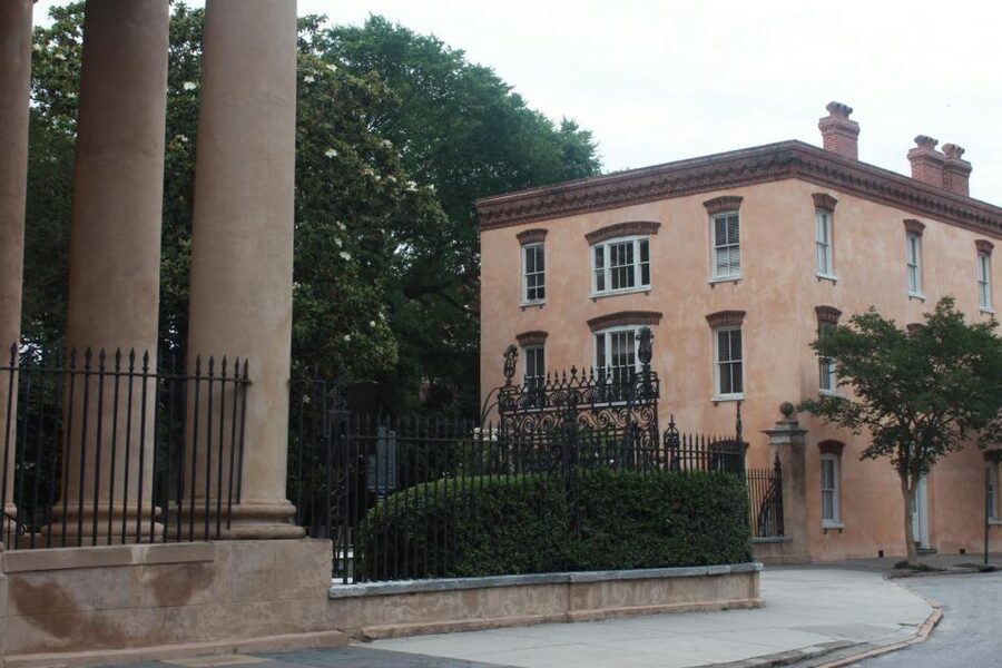 Charleston: Historic City Highlights Guided Bus Tour - Price and Value: $35 for 100+ Stops and a Driver Who Knows the Streets