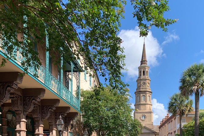 Charleston History Tour / - The Battery and White Point Gardens: harbor defenses and a seawall promenade
