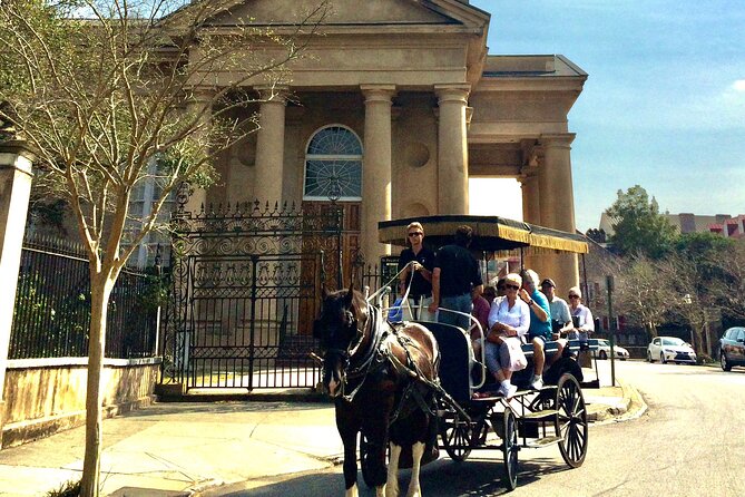 Charleston Horse & Carriage Historic Sightseeing Tour - Battery and White Point Gardens: classic Charleston views with a park-lens