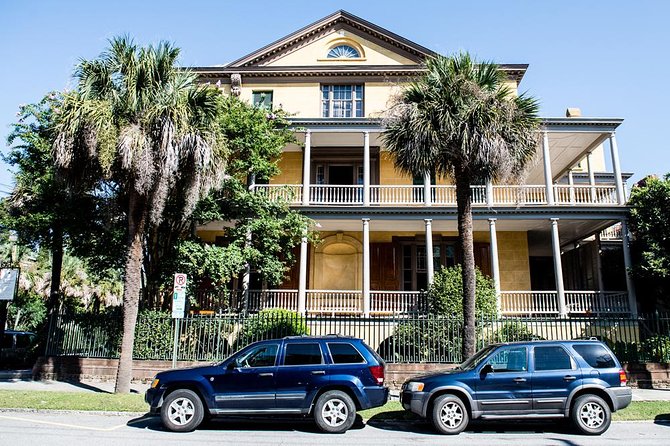 Charleston See-It-All City Bus Tour with Adventure Sightseeing - The Battery Photo Stop: Fort Sumter Views Without the Hunt