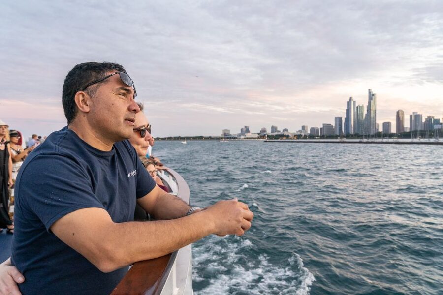 Chicago: 1.5-Hour Scenic Sunset Lake Cruise - Who Should Book This Cruise