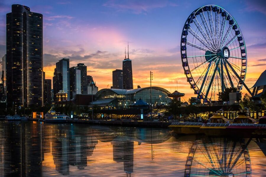 Chicago: 1.5-Hour Scenic Sunset Lake Cruise - What the Guide Actually Does, and When the Boat Goes Quiet
