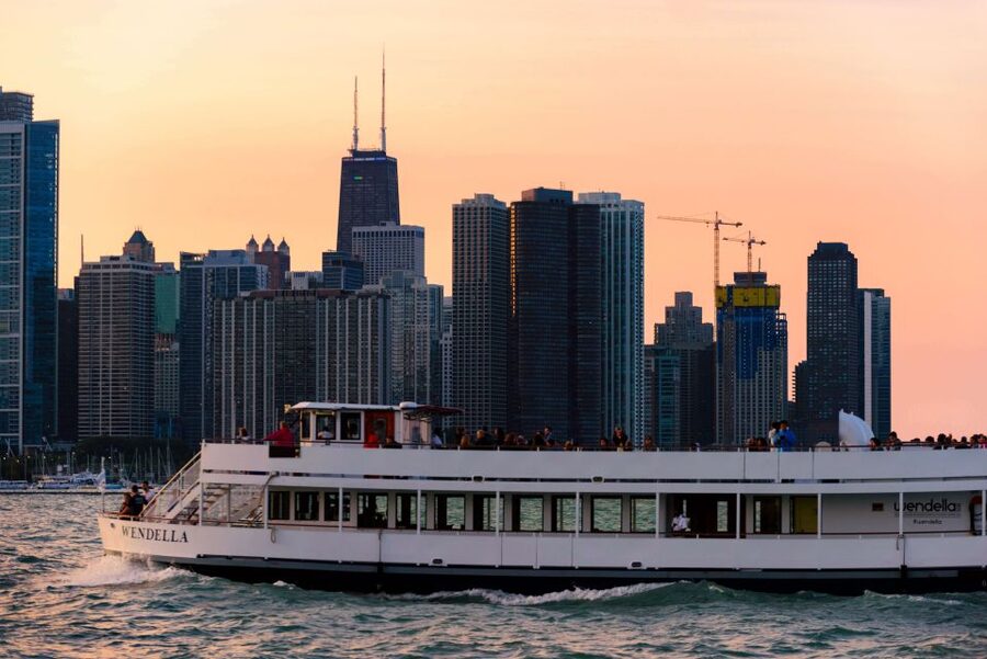 Chicago: 1.5-Hour Scenic Sunset Lake Cruise - Food, Drinks, and the Garrett’s Popcorn Factor