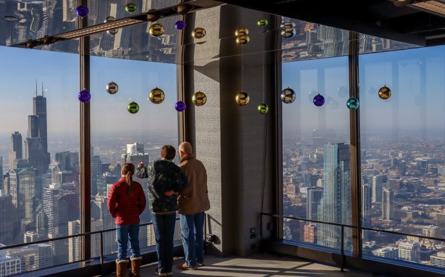 Chicago: 360 Chicago Observation Deck Sip and View Ticket - Best Time to Go for Clear Views and Sunset Mood