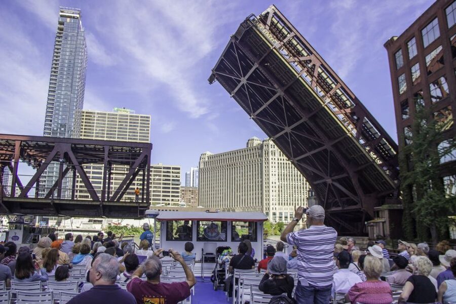 Chicago: 45-Minute Family-Friendly Architecture River Cruise - The Route You Will Actually See: Lakeshore Drive to Willis Tower and Back